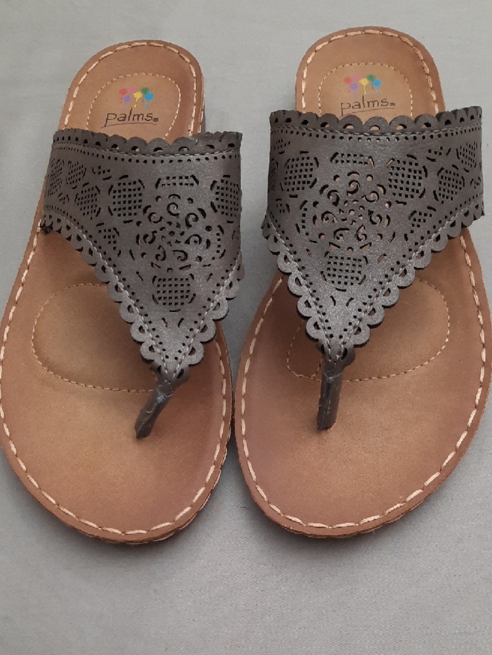 Palms Gray's Laser-Cut Thong Sandals for Women in Size 8M - Picture 4 of 10